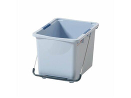 Le seau leger de 15 litres est fabrique en plastique durable et resistant aux chocs.